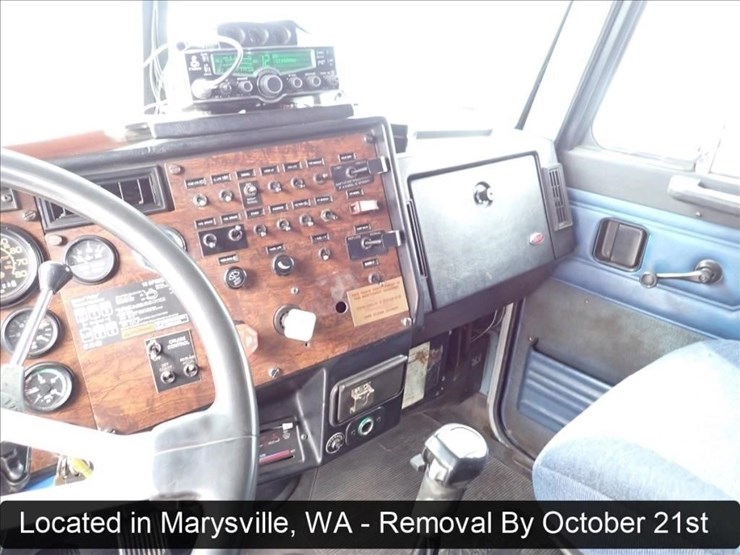 1993-peterbilt-378-image-61