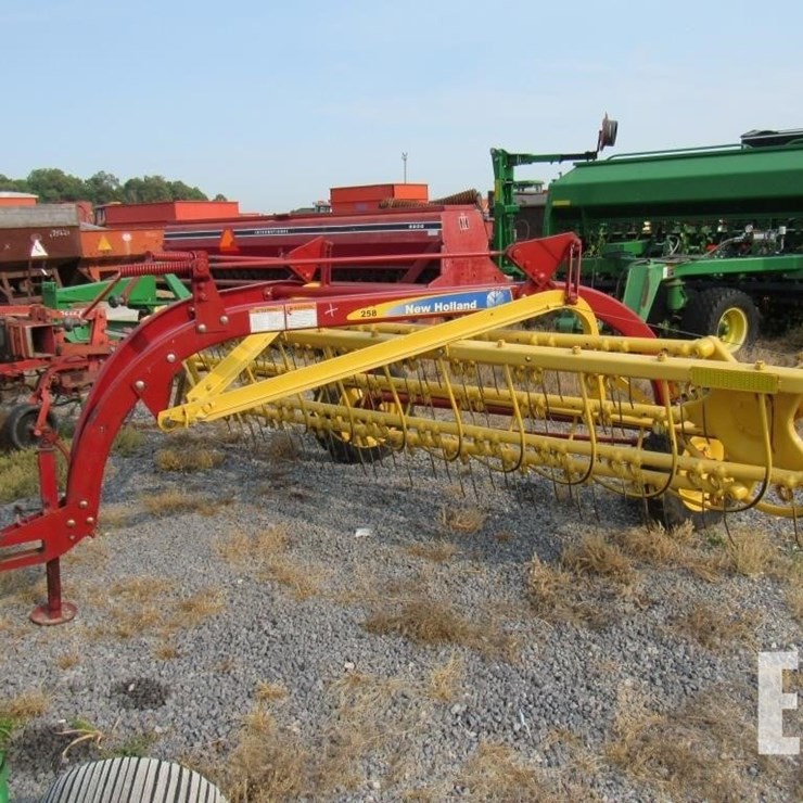 NEW HOLLAND ROLABAR 258