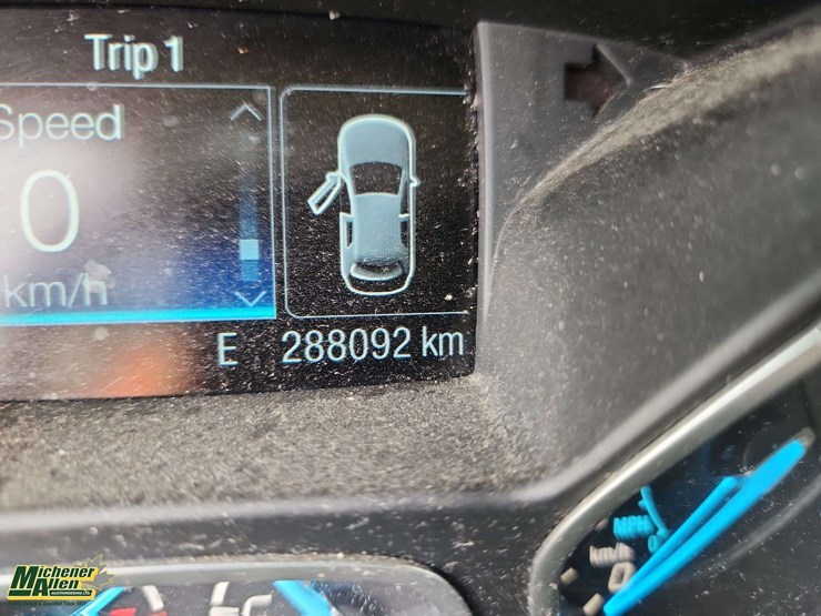 2015-ford-escape-se-image-28