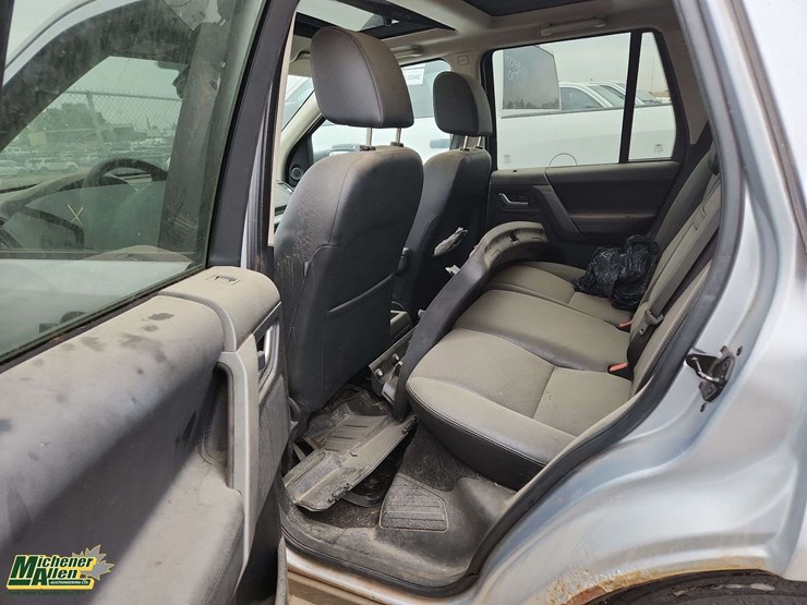 non-operable-2008-land-rover-lr2-se-image-11
