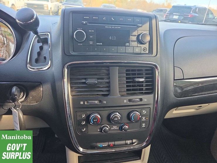2012-dodge-grand-caravan-image-19