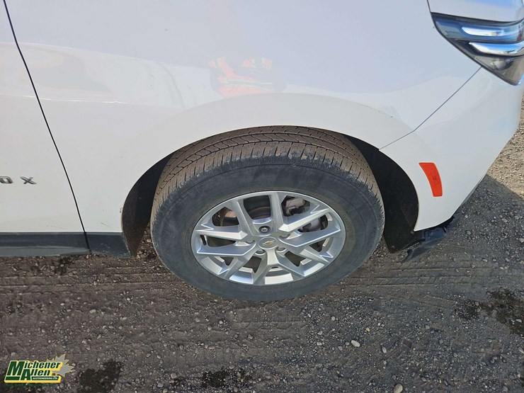 2022-chevrolet-equinox-image-16