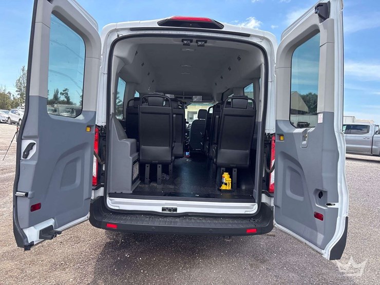 2019-ford-transit-image-17