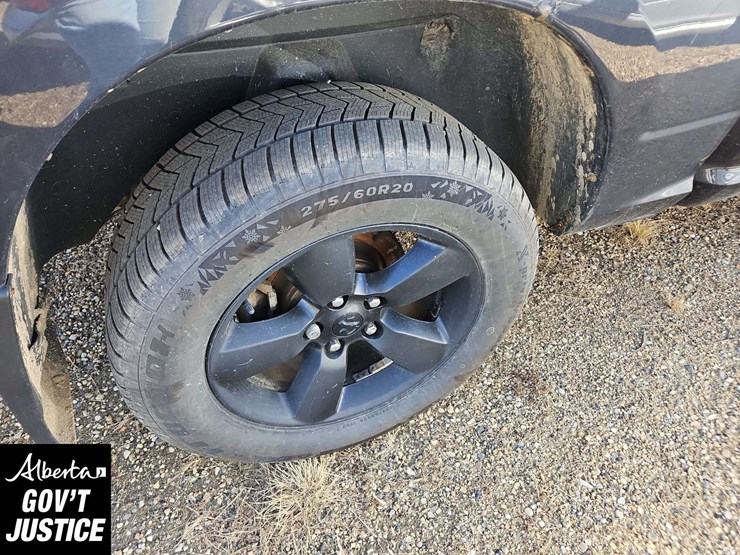 2019-ram-1500-classic-image-24