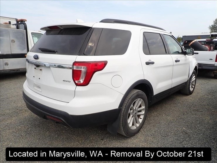 2016-ford-explorer-image-12