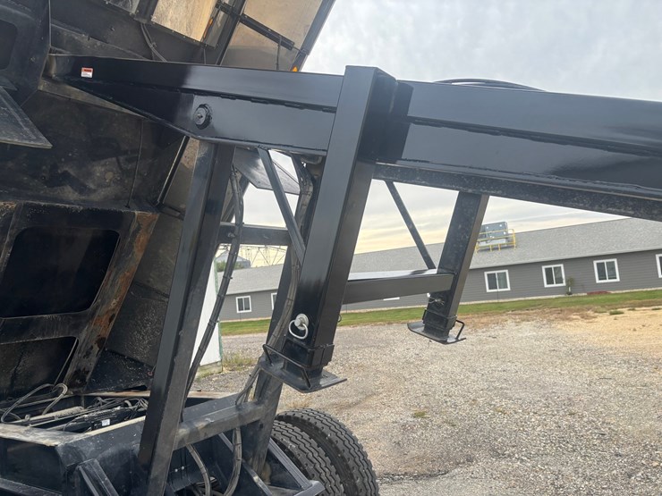 2025-axle-end-dump-image-53
