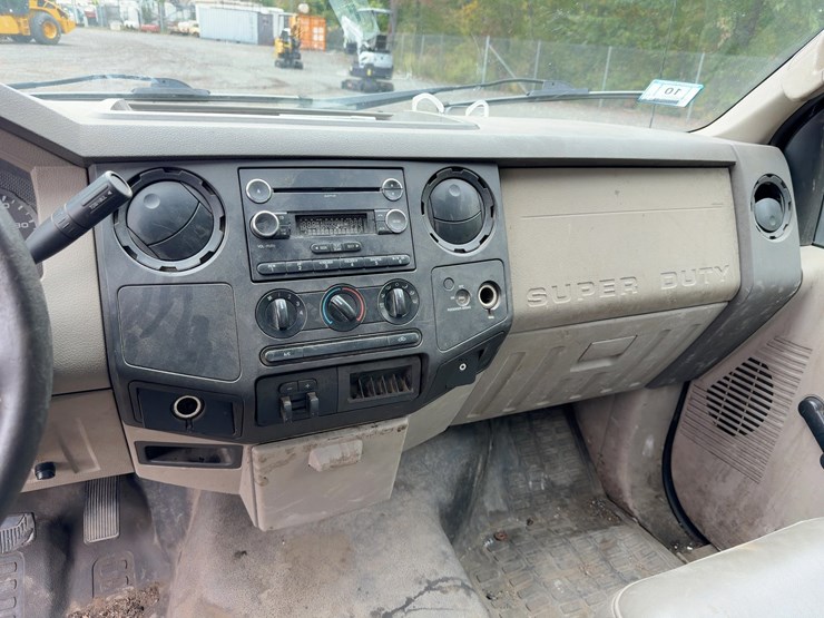 2010-ford-f350-xl-image-18
