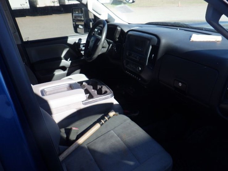 2021-chevrolet-2500-image-5