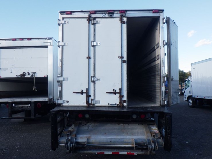 2017-freightliner-cascadia-113-image-9
