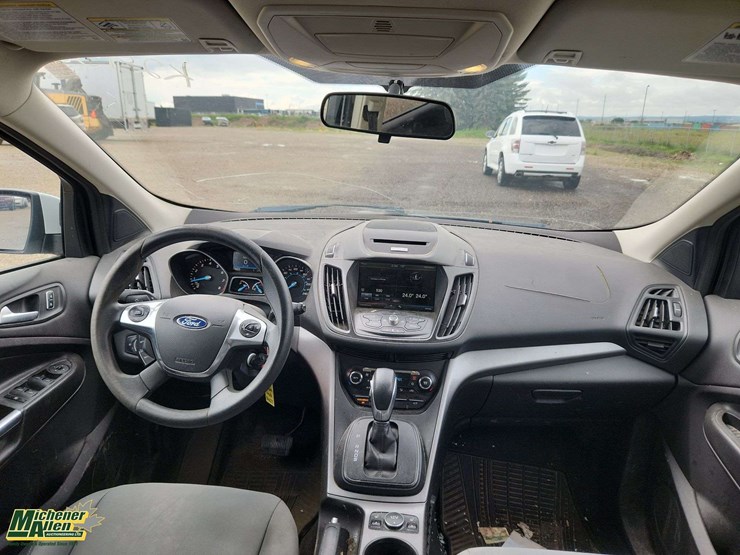 2015-ford-escape-se-image-19