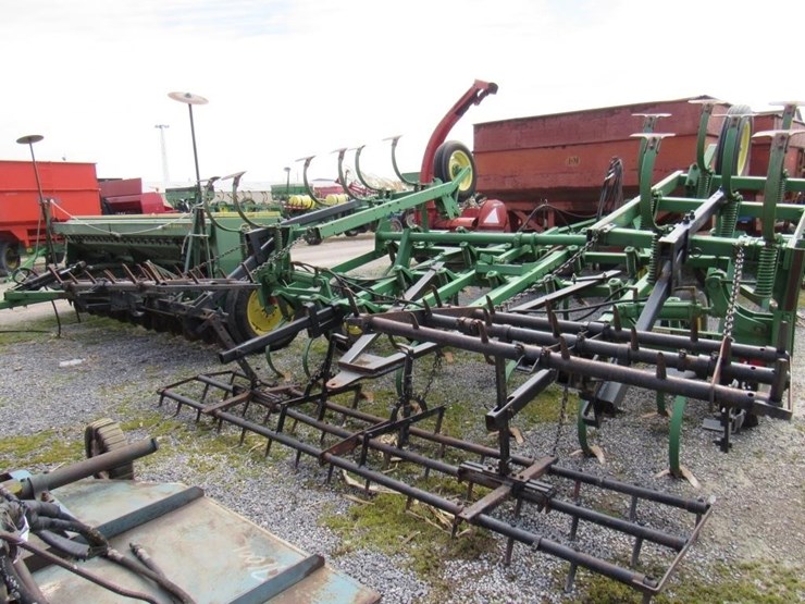 john-deere-1010-image-2