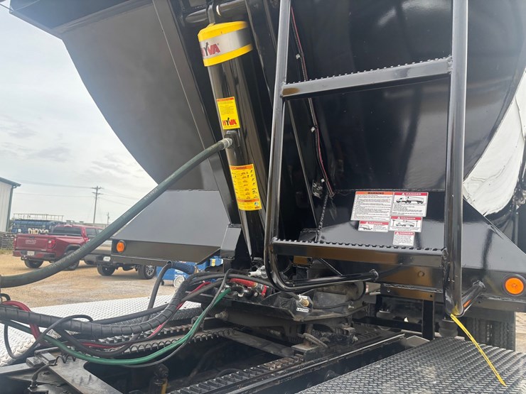 2025-axle-end-dump-image-26
