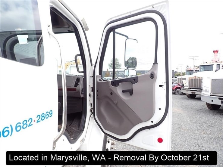 2024-freightliner-m2-image-17