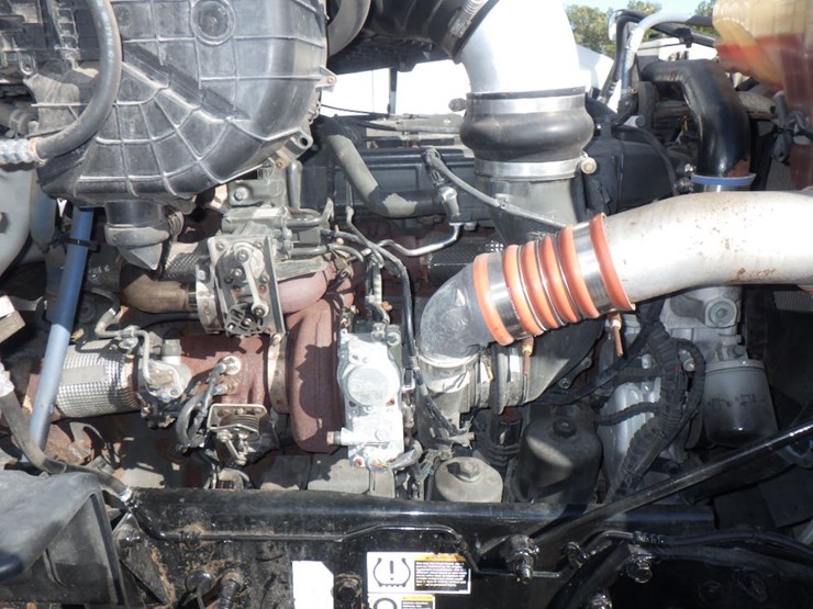 2015-peterbilt-579-image-22