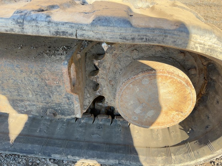 2014-caterpillar-305-image-22