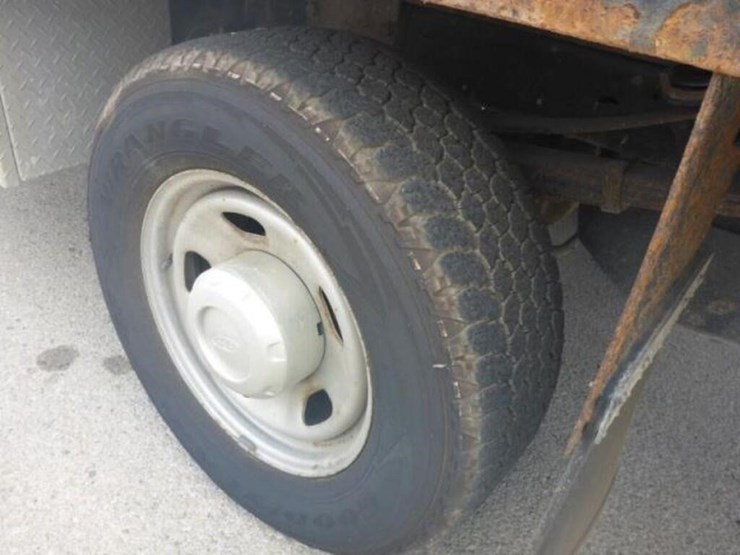 2019-ford-f350-xl-image-31