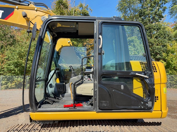 2016-caterpillar-311flrr-image-34