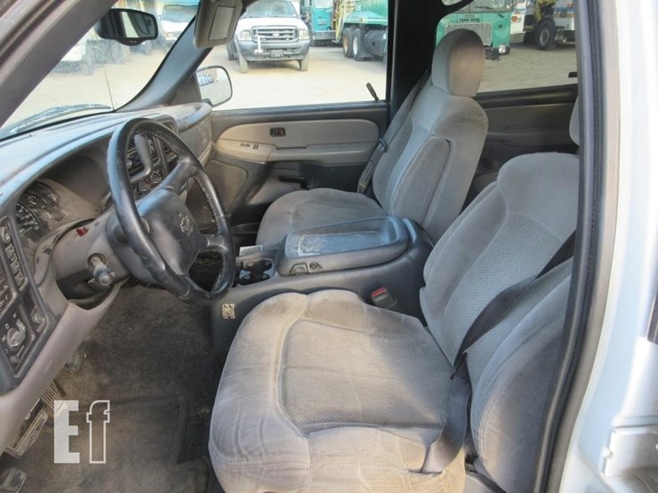 2001-chevrolet-tahoe-image-6