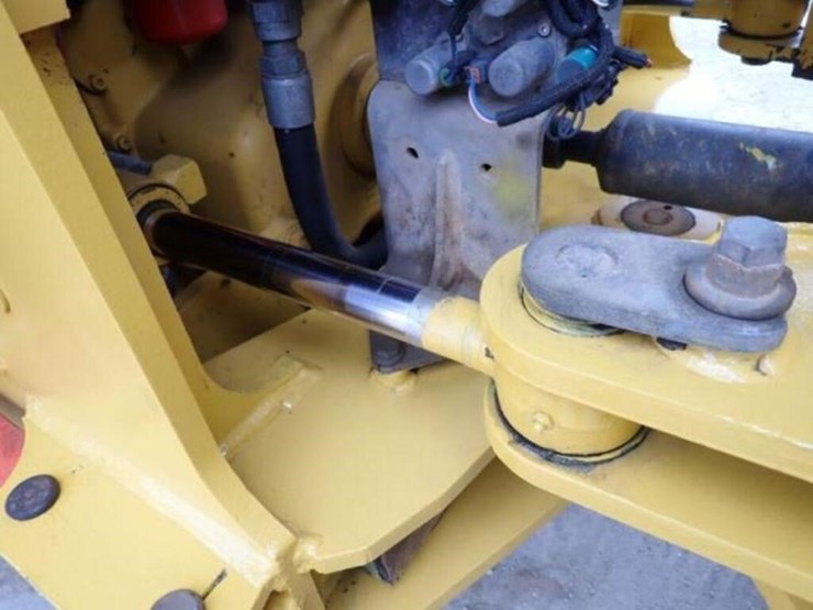 2014-deere-624k-image-54