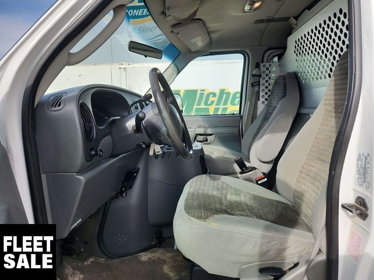 2003-ford-cargo-image-12