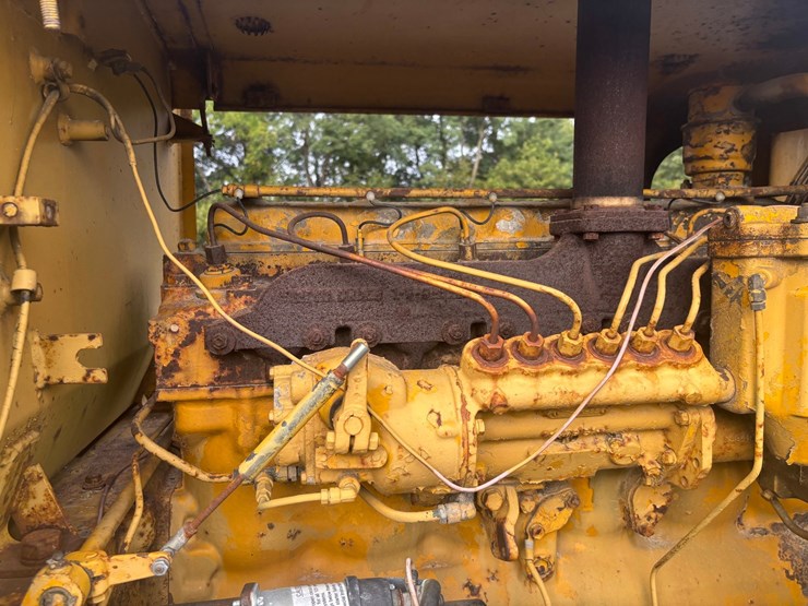 caterpillar-12-image-26