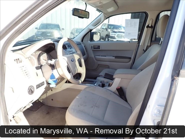 2010-ford-escape-image-14
