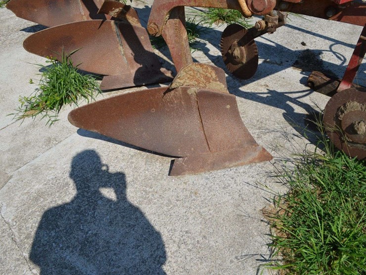 case-720-5-bottom-plow-image-4