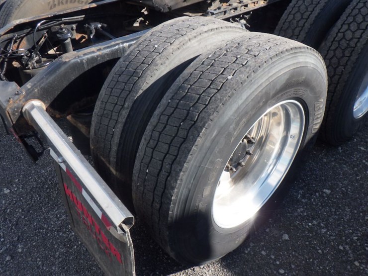 2015-peterbilt-579-image-6