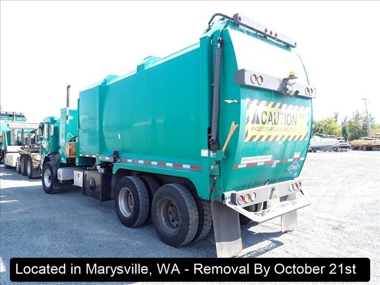 2017-peterbilt-320-image-17