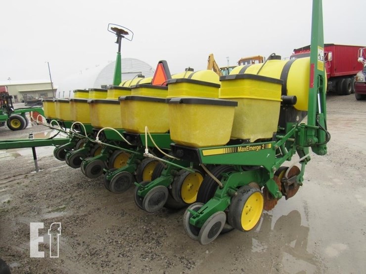 john-deere-7200-image-10
