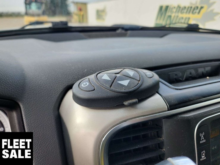 2016-ram-2500-slt-image-8
