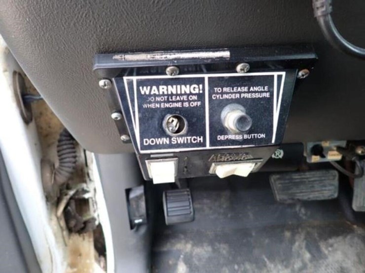 2005-gmc-sierra-3500-image-14