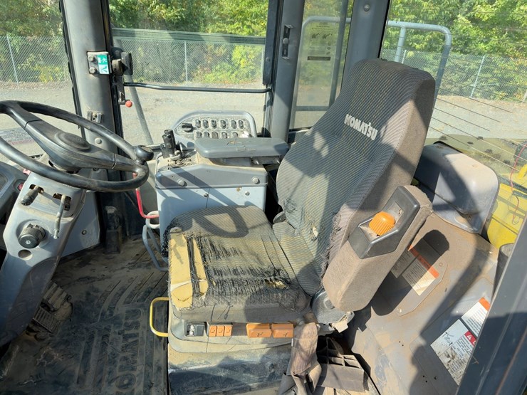 2010-komatsu-wa500-6-image-23
