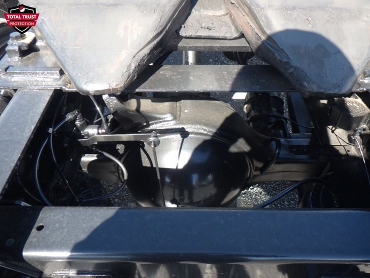 2021-freightliner-m2-106-image-7