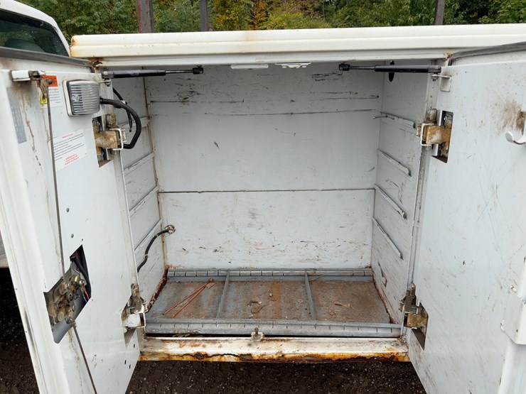 2015-ford-f550-xl-image-12