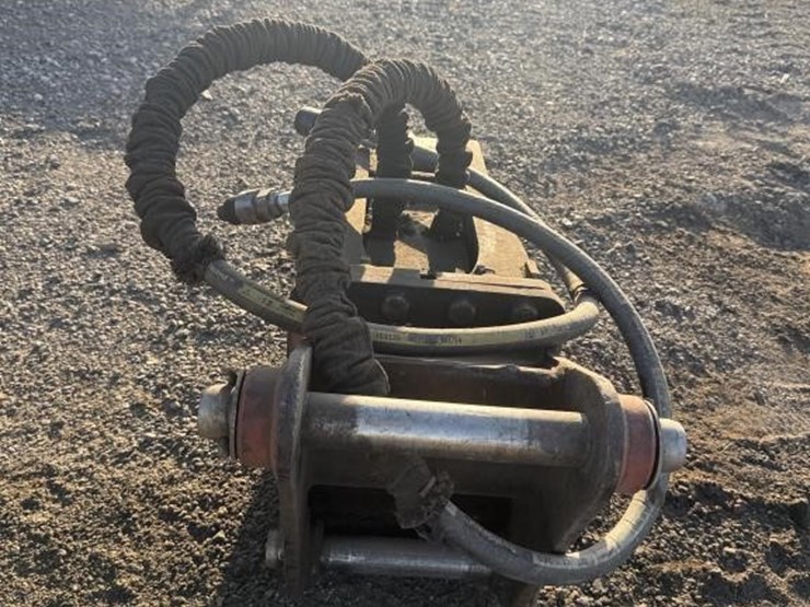 cat-b8-backhoe-breaker-hammer-image-3