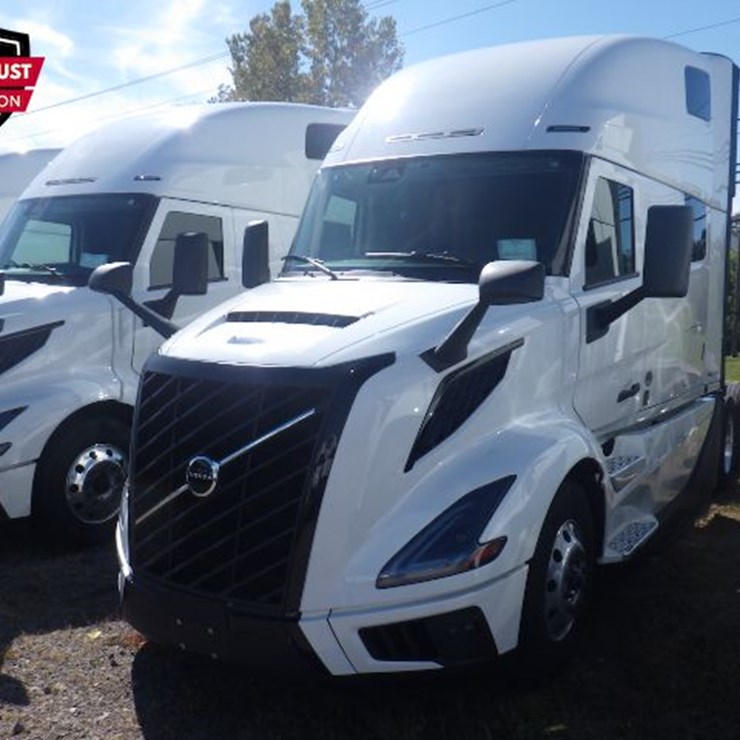 2025 VOLVO VNL860