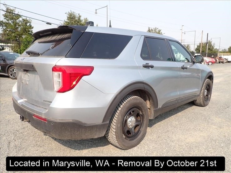 2020-ford-explorer-image-12