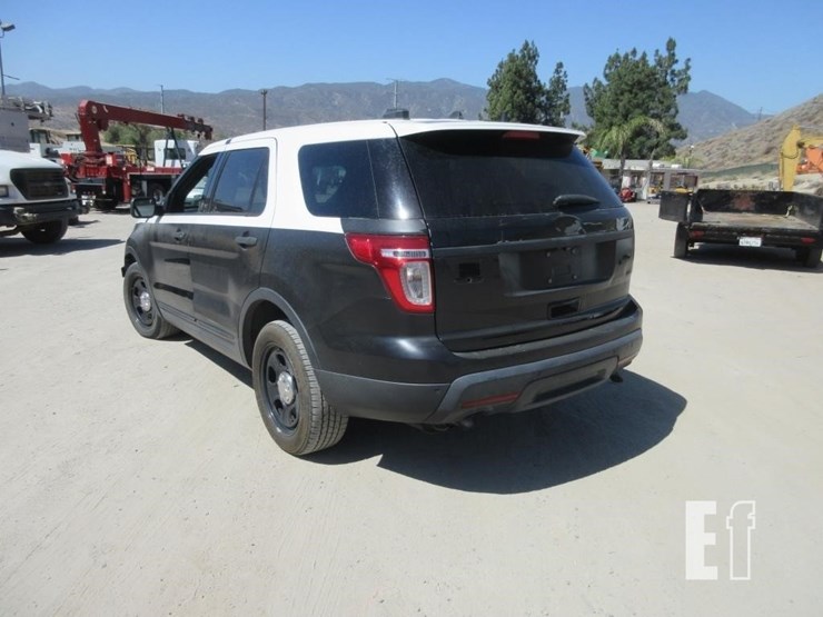 2015-ford-explorer-image-4