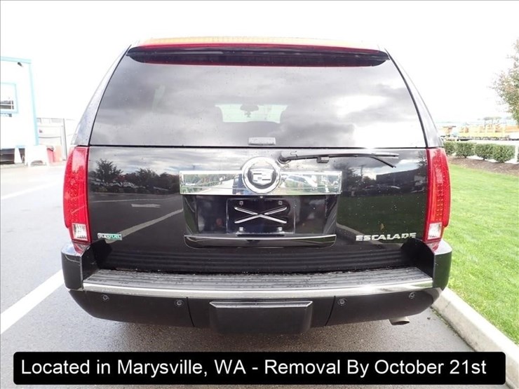 2011-cadillac-escalade-image-5