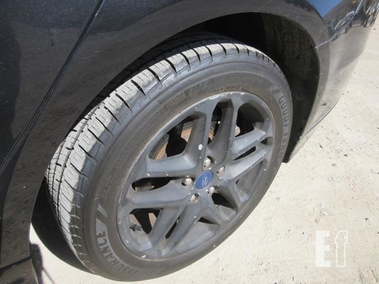 2015-ford-fusion-image-16