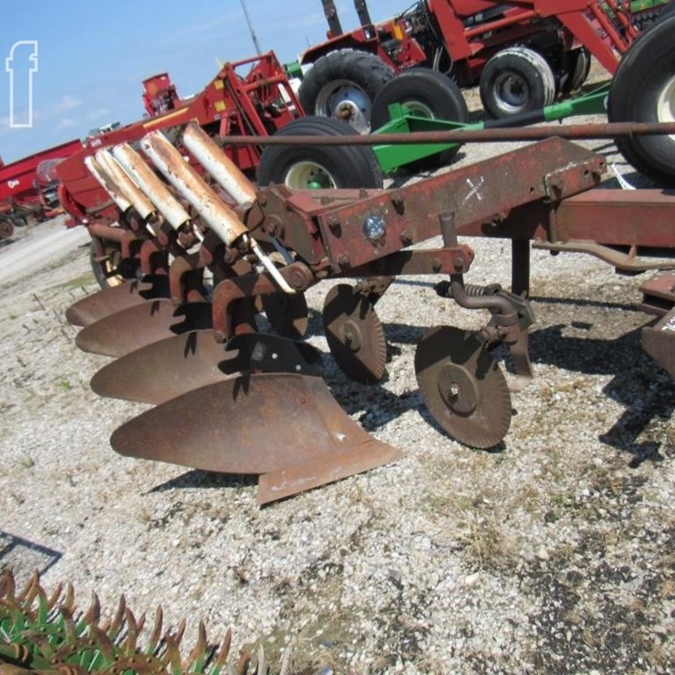 INTERNATIONAL 710
