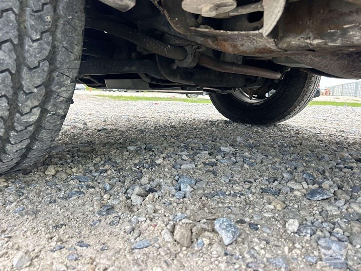 2018-chevrolet-silverado-1500-image-25