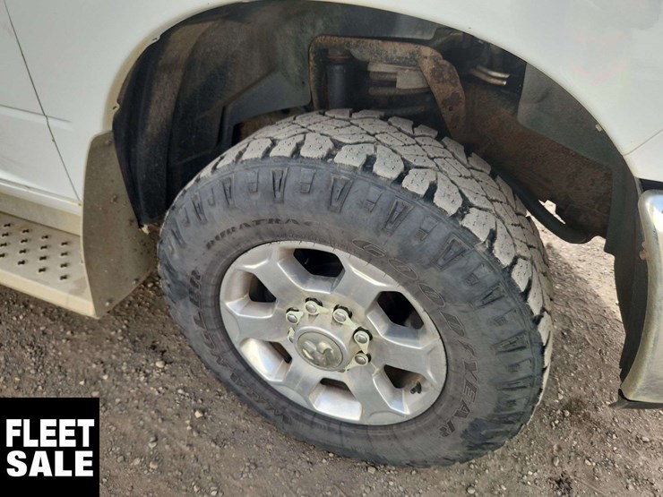 2016-ram-2500-slt-image-30