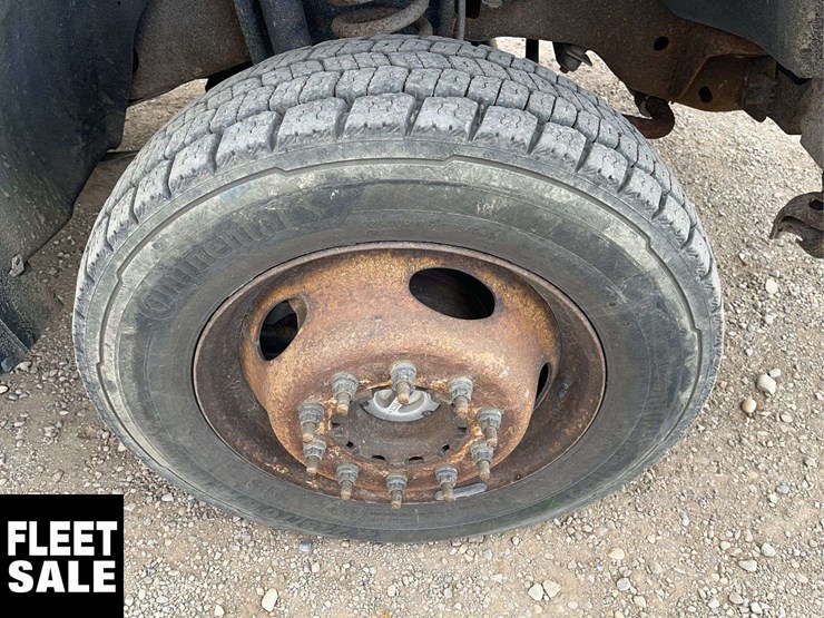 2011-ford-f550-image-12