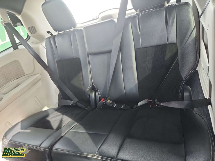 2014-dodge-grand-caravan-se-image-14