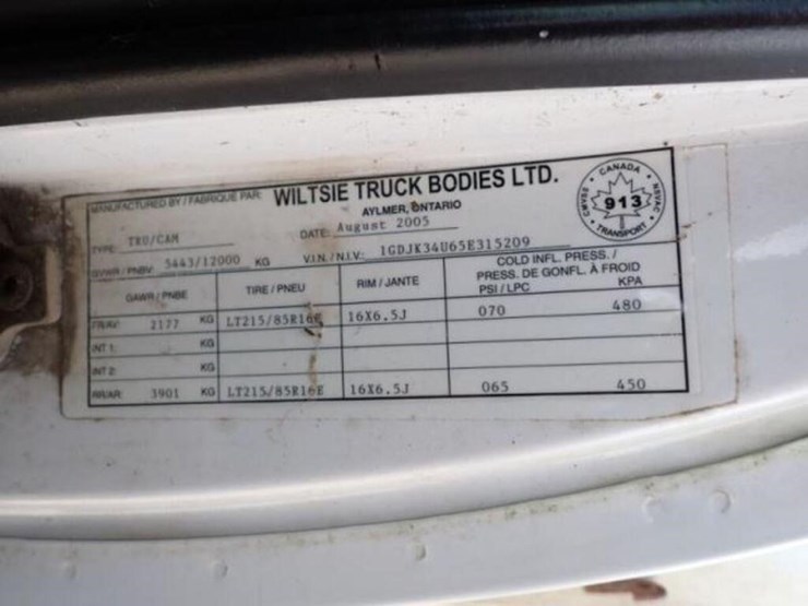 2005-gmc-sierra-3500-image-9