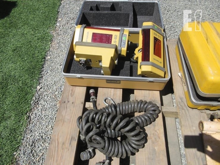 topcon-ls-b2-laser-receiver-w/display-image-1