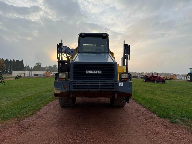 komatsu-hm350-2-image-2