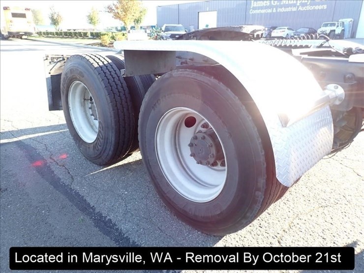 2019-peterbilt-567-image-33